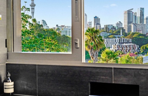 Parnell House | Sun Drenched Natural Oasis right in Central Auckland