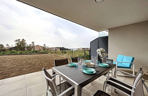 Molini Apartment | Superb air-conditioned apartment with terrace and grounds 5 minutes from the beach on foot