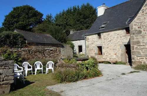 Loqueffret Cottage | superb Cottage in the heart of the Arrée Mountains, in a typical village
