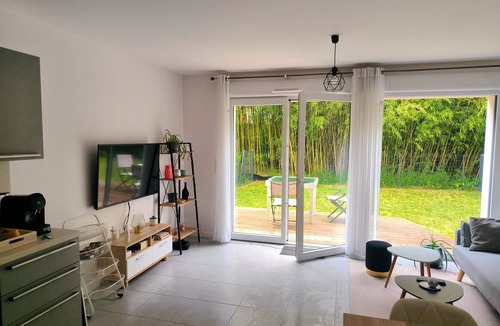 Villenave-d'Ornon Apartment | Superb ground floor apartment with garden in quiet residence