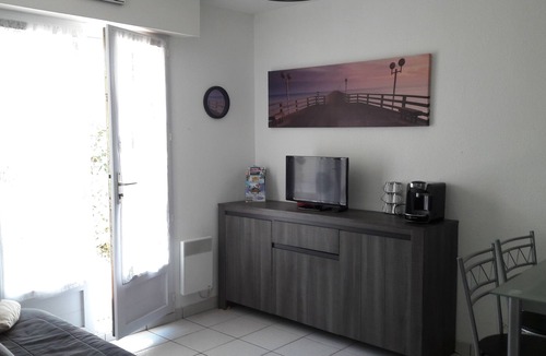 Chateau-d'Olonne Apartment | Superb seafront apartment in Les Sables d'Olonne WIFI