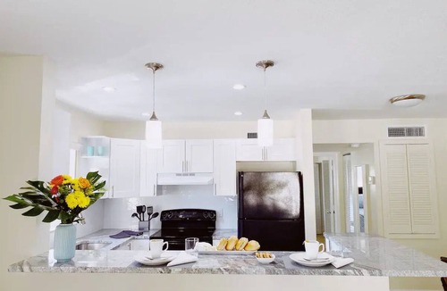 Lighthouse Point Apartment | Superior 1-Bedroom Getaway with Prime Location