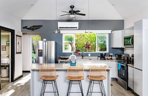 Avellanas Beach House | Surfer`s Heaven - Modern, new home, close to beach