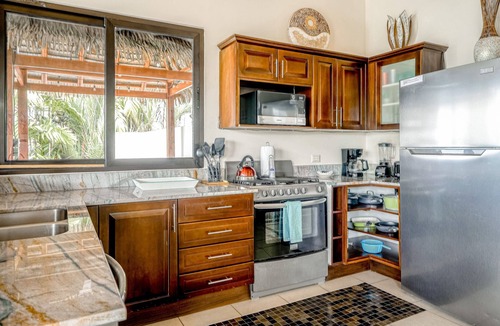 Dominical House | Sweeping ocean views, private infinity edge pool, & short walk to beach