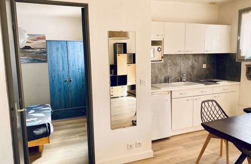 Greoux-les-Bains Apartment | T2 apartment 100 meters bright, fully furnished baths