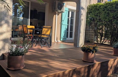Sainte-Cecile-les-Vignes Apartment | T2 with air conditioning, pool and terrace in Provence. Near Mont Ventoux