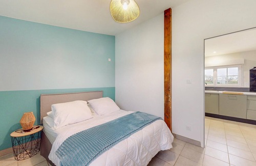 Verruyes House | Tasteful and cozy cottage with shared pool near Verruyes.