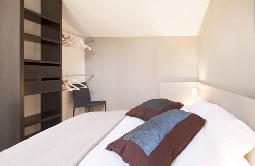 Nansouty-Saint-Genes Apartment | The annex, T1 full of charm, calm and bright in the city center