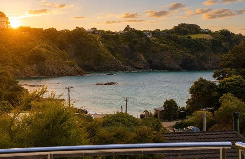 Waiheke Island House | The Palms - Beach Retreat Near Sandy Bay
