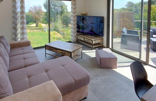 Taglio-Isolaccio House | This is about a quietly located beautiful vacation home in Corsica.