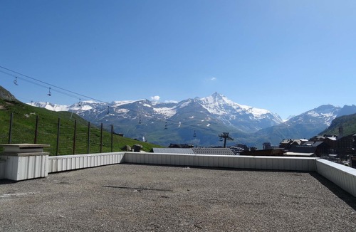 Tignes le Lac Apartment | Tignes - Cozy 3-room apartment, sleeps 8, ski-in/ski-out, close to shops, WiFi