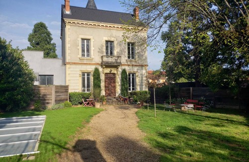 Villefranche-sur-Saone House | Town house with garden and pool/Lyon and Beaujolais