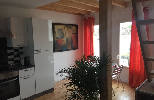 Merignac Apartment | TRIPLEX BORDEAUX MERIGNAC
