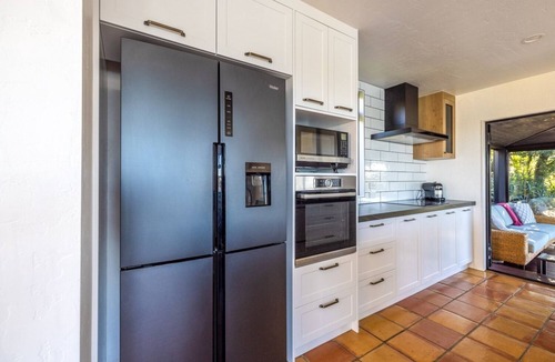 Oneroa House | Tuscan Hideaway Waiheke | Be My Guest Waiheke