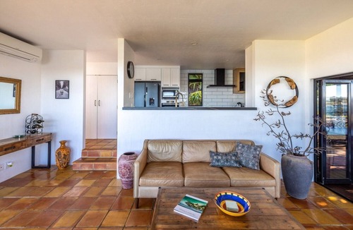 Oneroa House | Tuscan Hideaway Waiheke | Be My Guest Waiheke