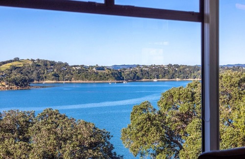 Oneroa House | Tuscan Hideaway Waiheke | Be My Guest Waiheke