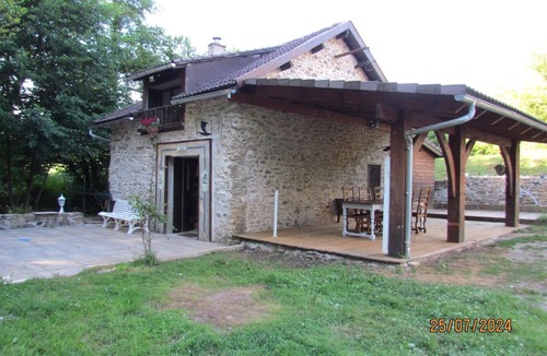 Elan Limousin Avenir Nature House | Twelfth-century mill in a green setting.