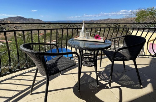 Coco Apartment | Two Bedroom condo with breathtaking ocean view !