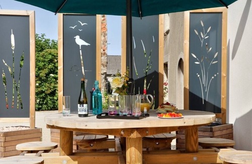 Plouescat House | Ty an heol in Plouescat, spa, garden and terraces
