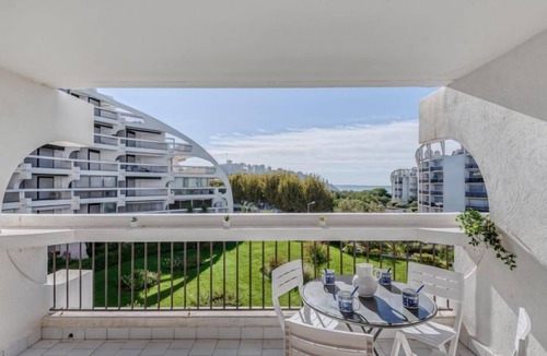 Le Couchant Apartment | Ulysse Plage by Interhome