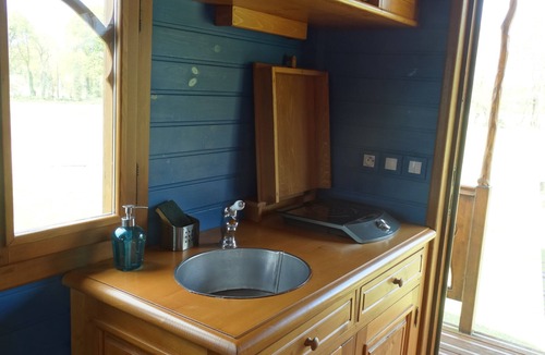 Trefflean Bed & Breakfast | Une roulotte et des chevaux