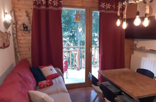 Valfrejus Apartment | VALFREJUS - Appartement "L'Erable" Les Chalets de Florence 2 - Chaleureux et fonctionnel - plein centre à côté des télécabines - 4 à 7 pers