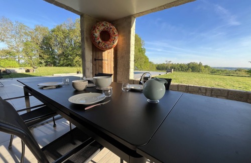 Port-Sainte-Foy-et-Ponchapt Villa | Villa Pourpre, 5* - Indoor-outdoor lounge concept & exceptional surroundings.