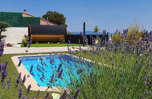 Sainte-Anastasie-sur-Issole Villa | Villa 'La Pépite D'amour' with Private Pool, Wi-Fi and Air Conditioning