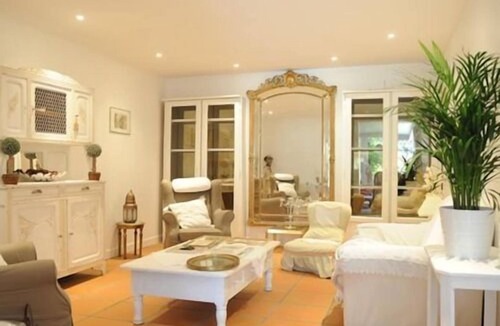 Anatole France House | Villa Ambrosia