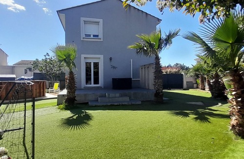 Aimargues Villa | Villa close to the beach