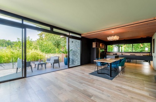 Oissel House | Villa de luxe avec jacuzzi & billard proche Armada