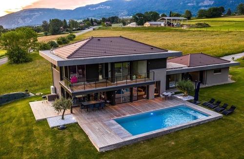 Presilly Villa | Villa de Luxe Avec Piscine Dans un Cadre de Vacances à 10 Minutes de Genève
