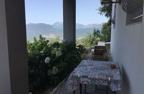 Sartene Apartment | villa floor with magnificent views (15 min from the beaches)