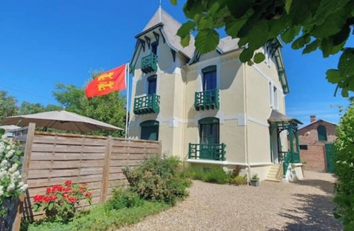 Verneuil-sur-Avre Villa | "villa Simple Abri"