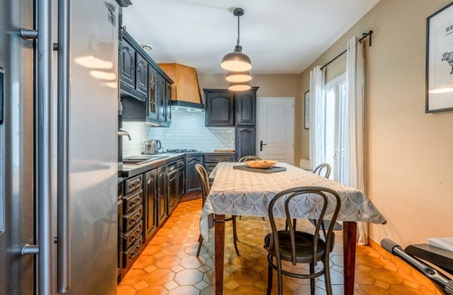 Tarascon Villa | Villa 'La Cigale' with Private Pool, Wi-Fi and Air Conditioning