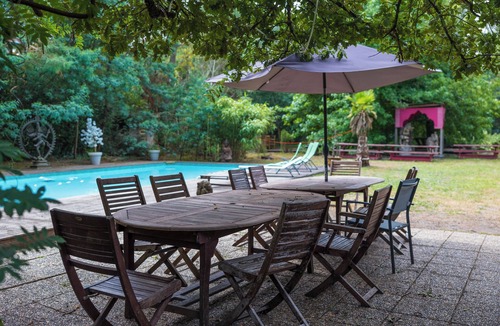 Merignac House | Villa 'Namasté' with Private Pool, Private Terrace and Wi-Fi