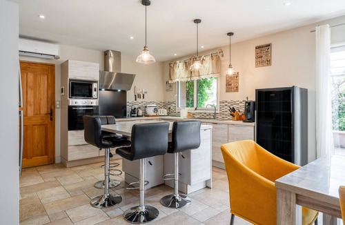 Orange Villa | Villa 'Vacances' with Private Pool, Wi-Fi and Air Conditioning