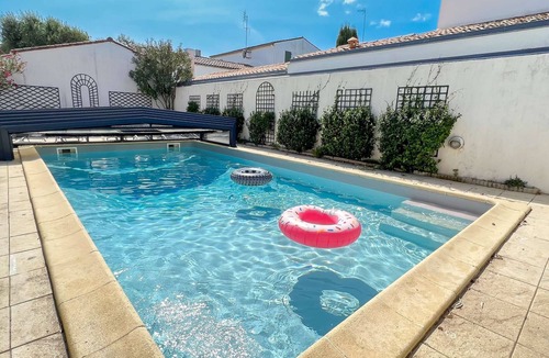 La Flotte House | Villa with private pool in the heart of La Flotte