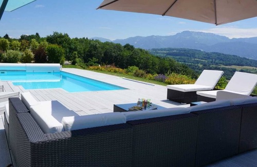 Pringy Villa | Villa with unique views of Annecy, lake and mountains near ski resorts