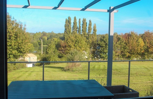 Verruyes House | Village de Gîtes Avec Piscine/fitness. Animaux OK. Pêche et Baignade a 50m