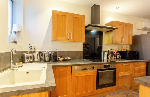 Fontvieille House | Village house, 98m2, 2 bedrooms, terrace, swimming pool, air-conditioned, private parking