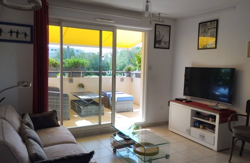 Sete Apartment | VILLEROY seaside apartment on the cliff, 100 m from the beach, with a fountain, 54 m², AIR-CONDITIONED, SWIMMING POOL