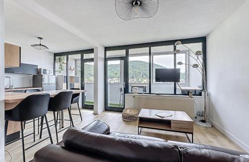 Royat Apartment | Vue Panoramique & Charme Romeuf E