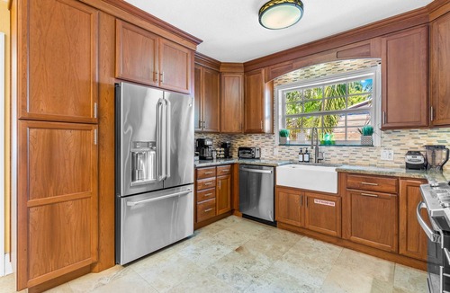 Del-Ida Park Historic District House | Walk to The Ave! Heated Pool/Spa, Golden Tee & Putting Green – 1.3mi to Beach