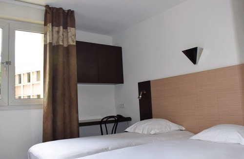 Sud Hotel | Walking Distance to Downtown Aix-en-Provence! Pet-friendly, Self Parking & Pool!