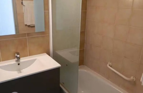 Sud Hotel | Walking Distance to Downtown Aix-en-Provence! Pet-friendly, Self Parking & Pool!