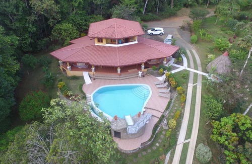 Ballena House | WHALES TAIL VIEWS Del Congos Uvita Great privacy, WSlide Pool, HandicapAccess