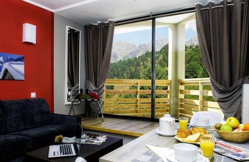 Isola Apartment | Wifi, 50m from shops, fitness, swimming pool, tv, ski locker, 40m², Isola 2000