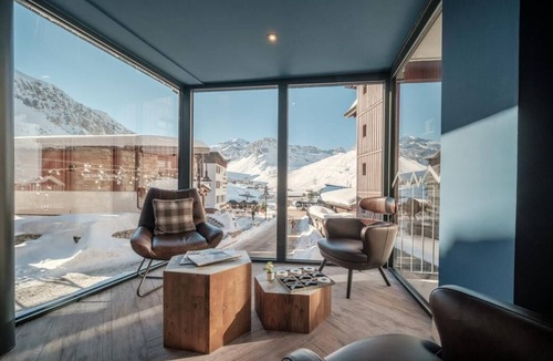 Tignes le Lac Apartment | Wifi, ski-in/ski-out & foot of the slopes, Ground floor, swimming pool, sauna, hammam, balcony, tv