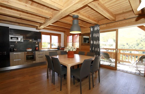 Mont-de-Lans Ski Chalet | Wonderful chalet, 50 m from the slopes
